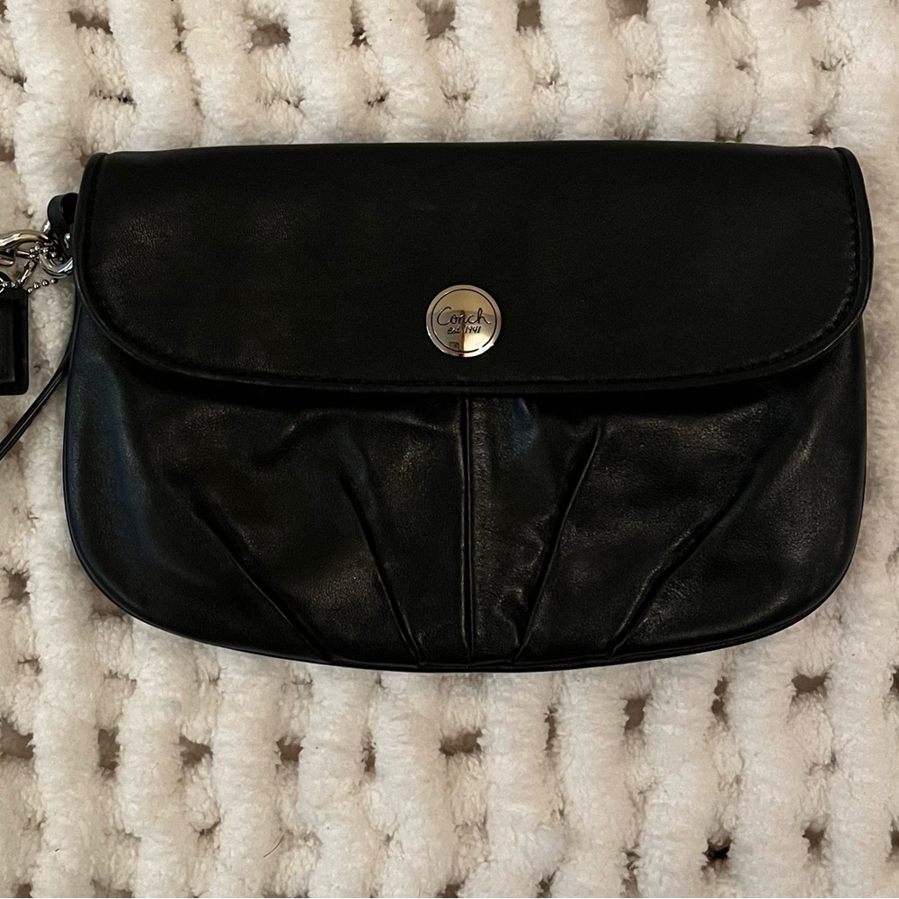 Coach Black Leather Pleated Clutch/ Wristlet - Picture 2 of 11